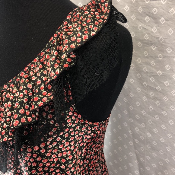 Feminine Rose Blouse - Picture 3 of 7